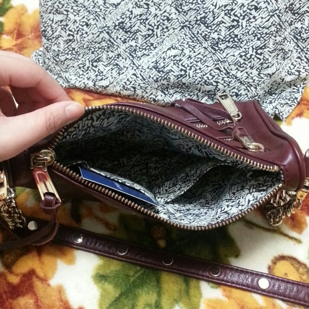 🔥🔥Color of the season! Rebecca Minkoff 5 zipped mini - Picture 3 of 4